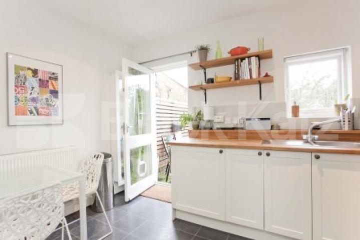 			Unique Cottage in Central Crouch End, 2 Bedroom, 1 bath, 1 reception House			 Topsfield Cottages, Crouch End